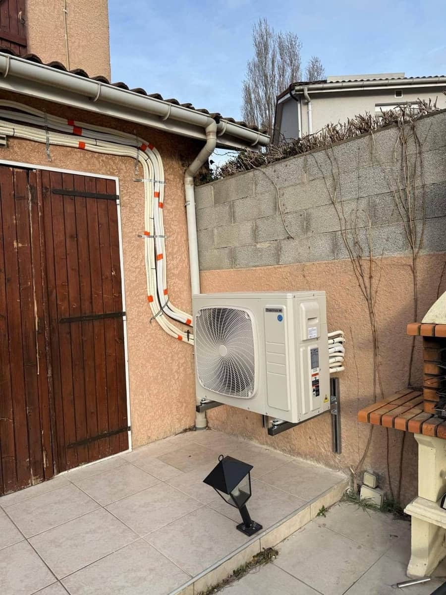 Climatisation, unité extérieure de split installée par FPC Habitat